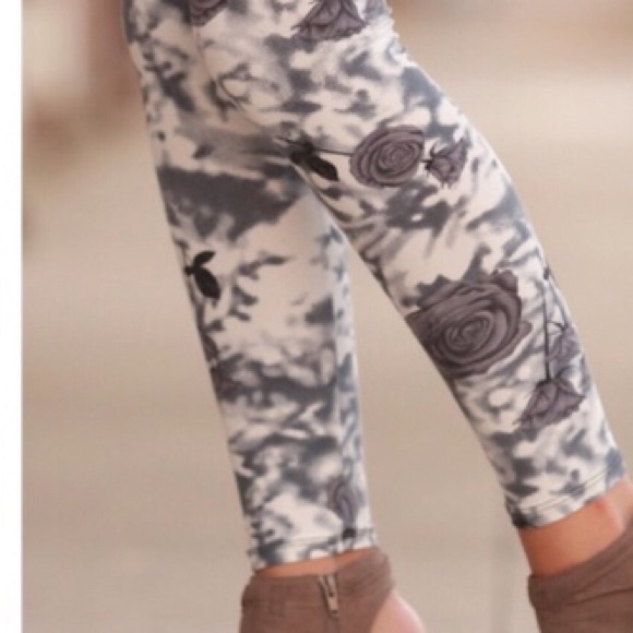 Floral Print Leggings - Picture 2 of 3